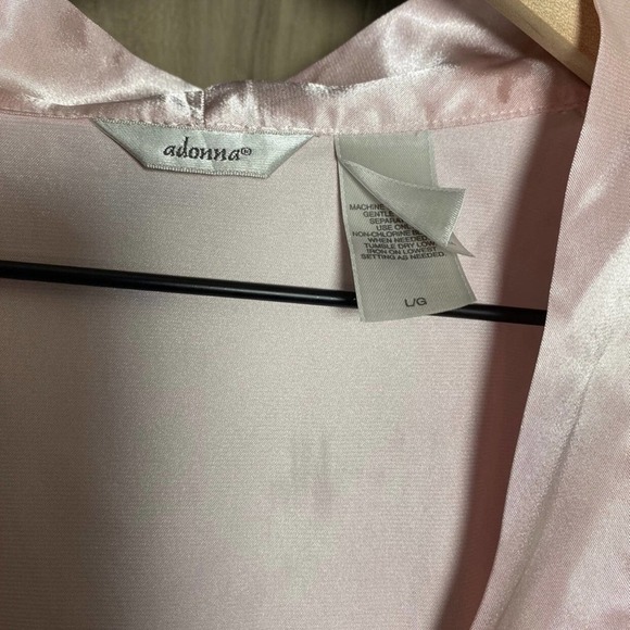 Adonna pink night robe. Size Large - Picture 4 of 7